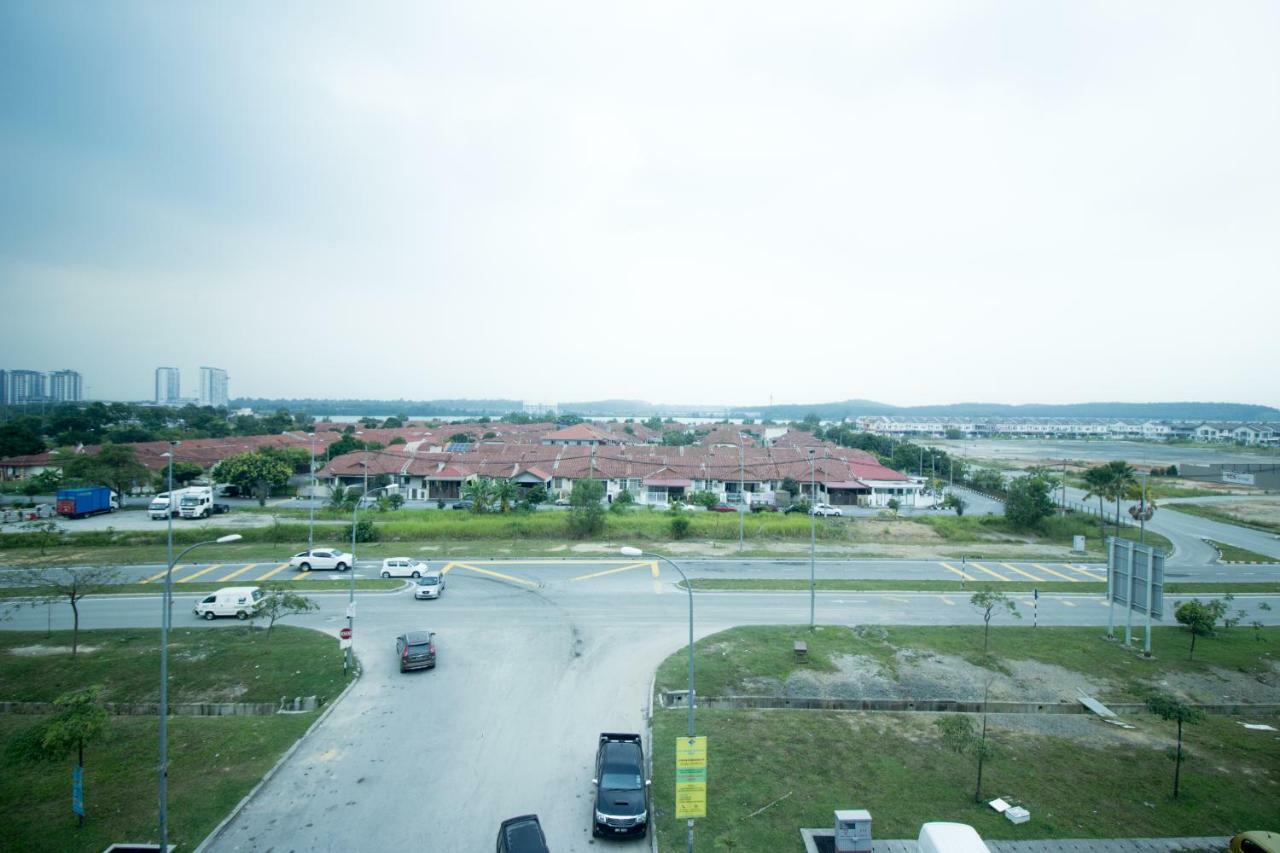 Saujana City Hotel Bandar Saujana Putra Exteriör bild