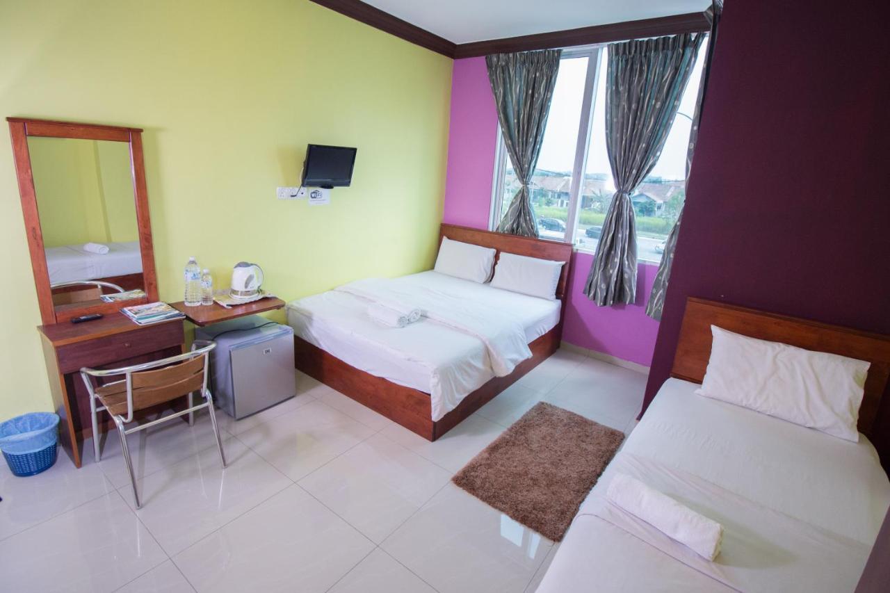 Saujana City Hotel Bandar Saujana Putra Exteriör bild